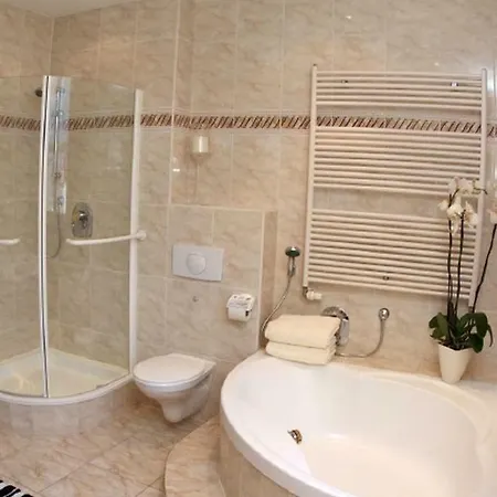 Apartment Ferienwohnung An Der Cyriaksburg