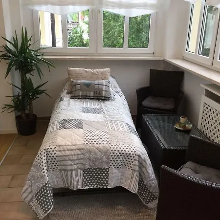Ferienwohnung An Der Cyriaksburg Apartment *