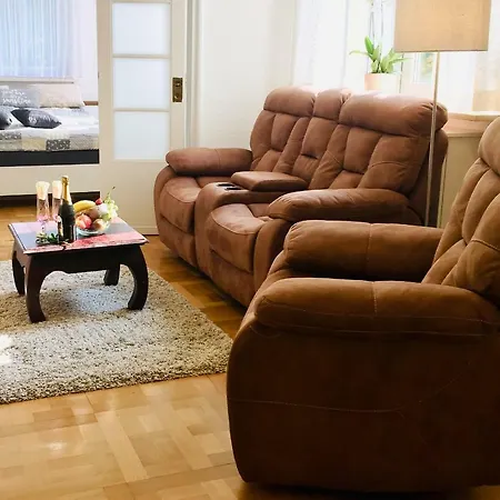 Ferienwohnung An Der Cyriaksburg Apartment *